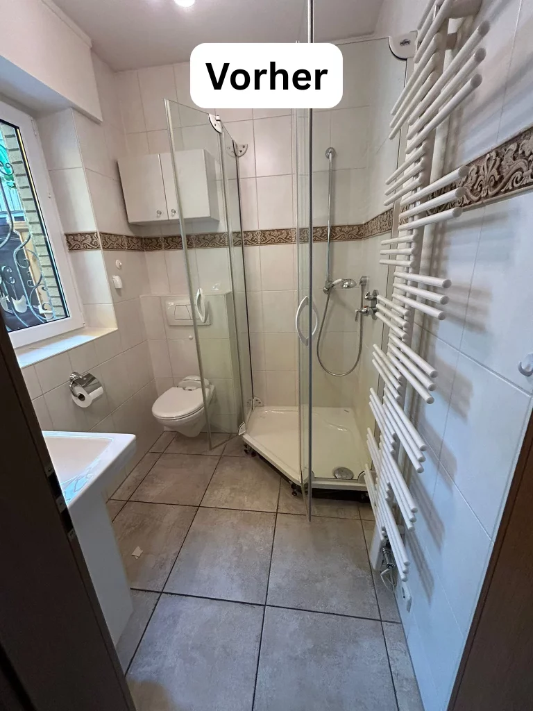 Badezimmer mit alter Badewanne